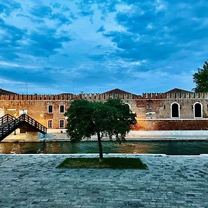 With View In Venice, Arsenale. Apartment
